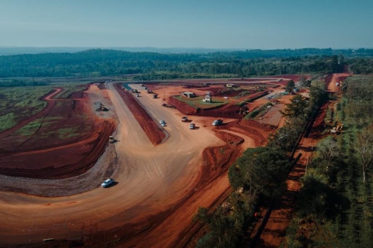 DPV terminó de asfaltar la pista del Autódromo de Eldorado imagen-25