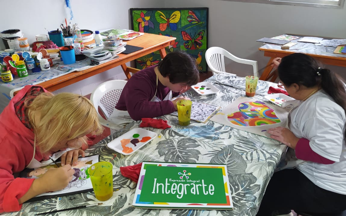 En vacaciones, continúan los talleres artísticos que promueven la inclusión social y cultural para personas con discapacidad imagen-2