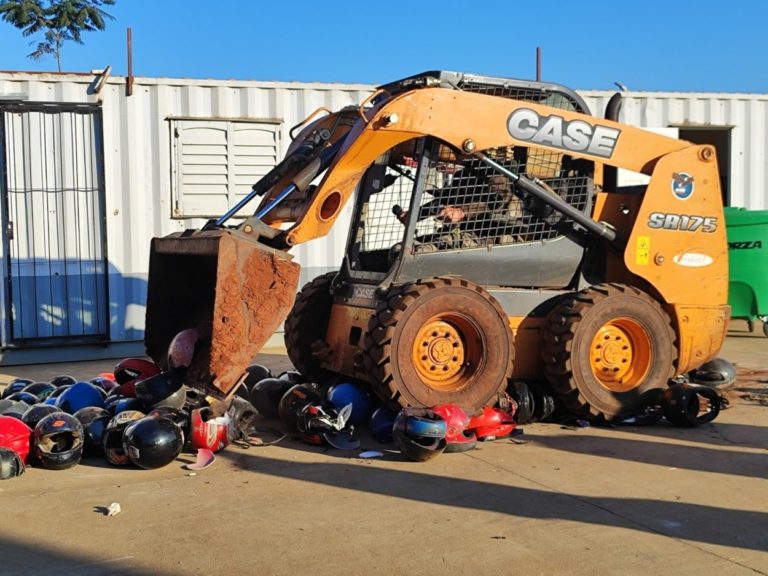 Seguridad vial: realizan compactación de cascos usados imagen-19