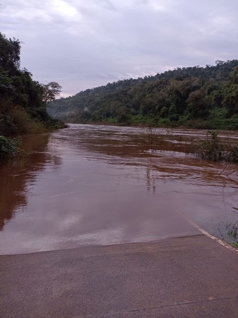 Por crecida del arroyo Yabotí sigue inhabilitado el acceso al Parque Moconá imagen-48