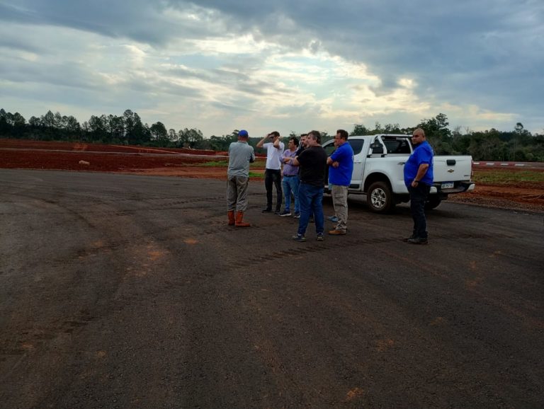 Automovilismo: la FeMAD y pilotos misioneros visitaron las obras del Autódromo del Eldorado imagen-11