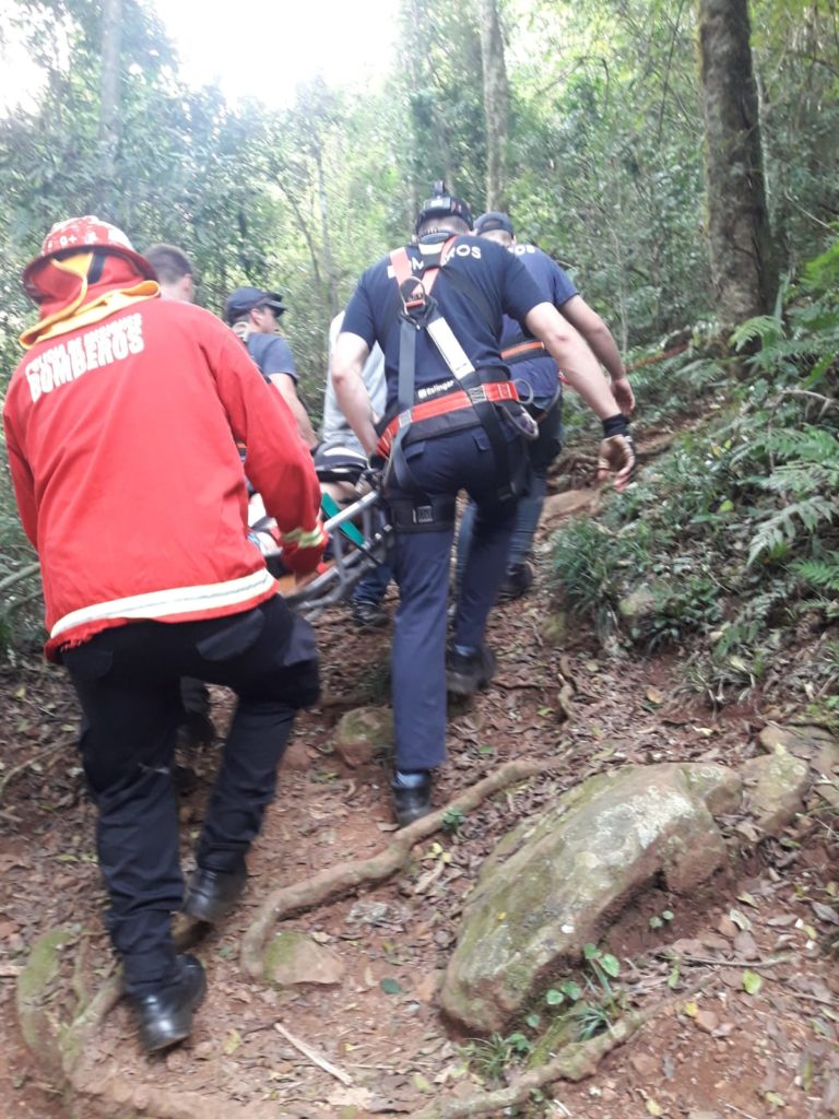 Rescatan a una turista en el Salto “La Olla”, de Aristóbulo del Valle imagen-9