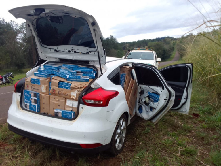 Atropelló a motociclista en un auto robado cargado con 11.000 paquetes de cigarrillos de contrabando imagen-27