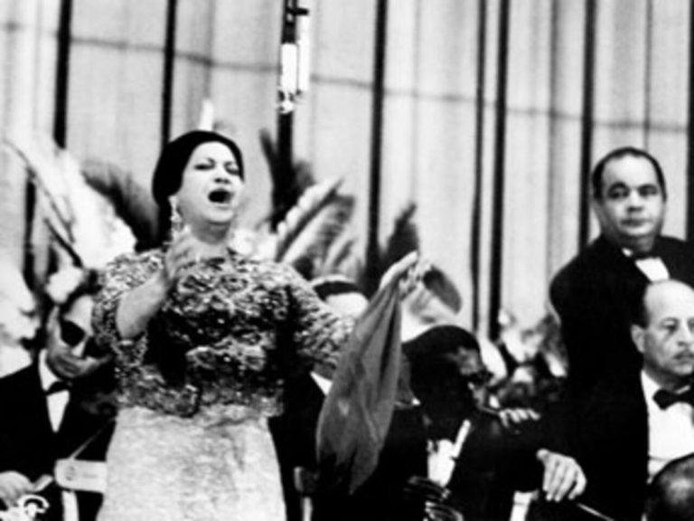 Icono egipcio: Descubrí la historia de la diva de la música oriental, Oum Kalthoum imagen-30