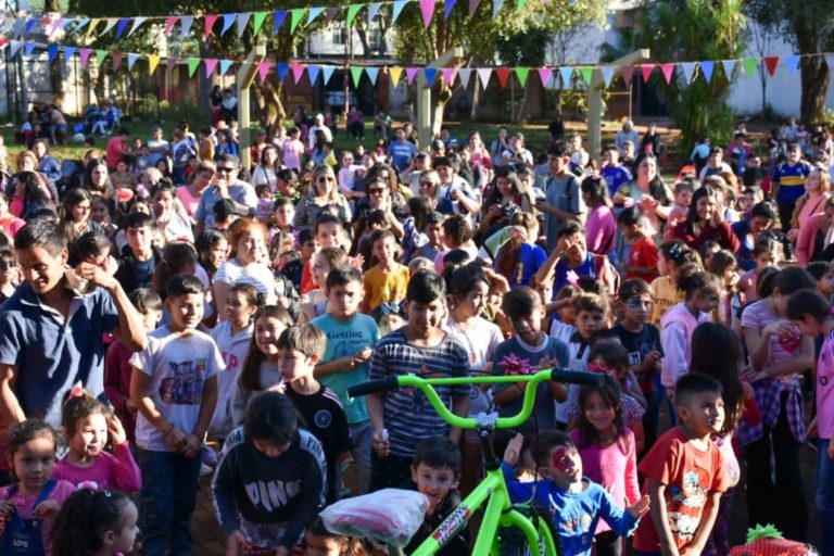 Mes de las infancias: Por los Niños Todo festejó a más de 500 chicos de Villa Cabello  imagen-38