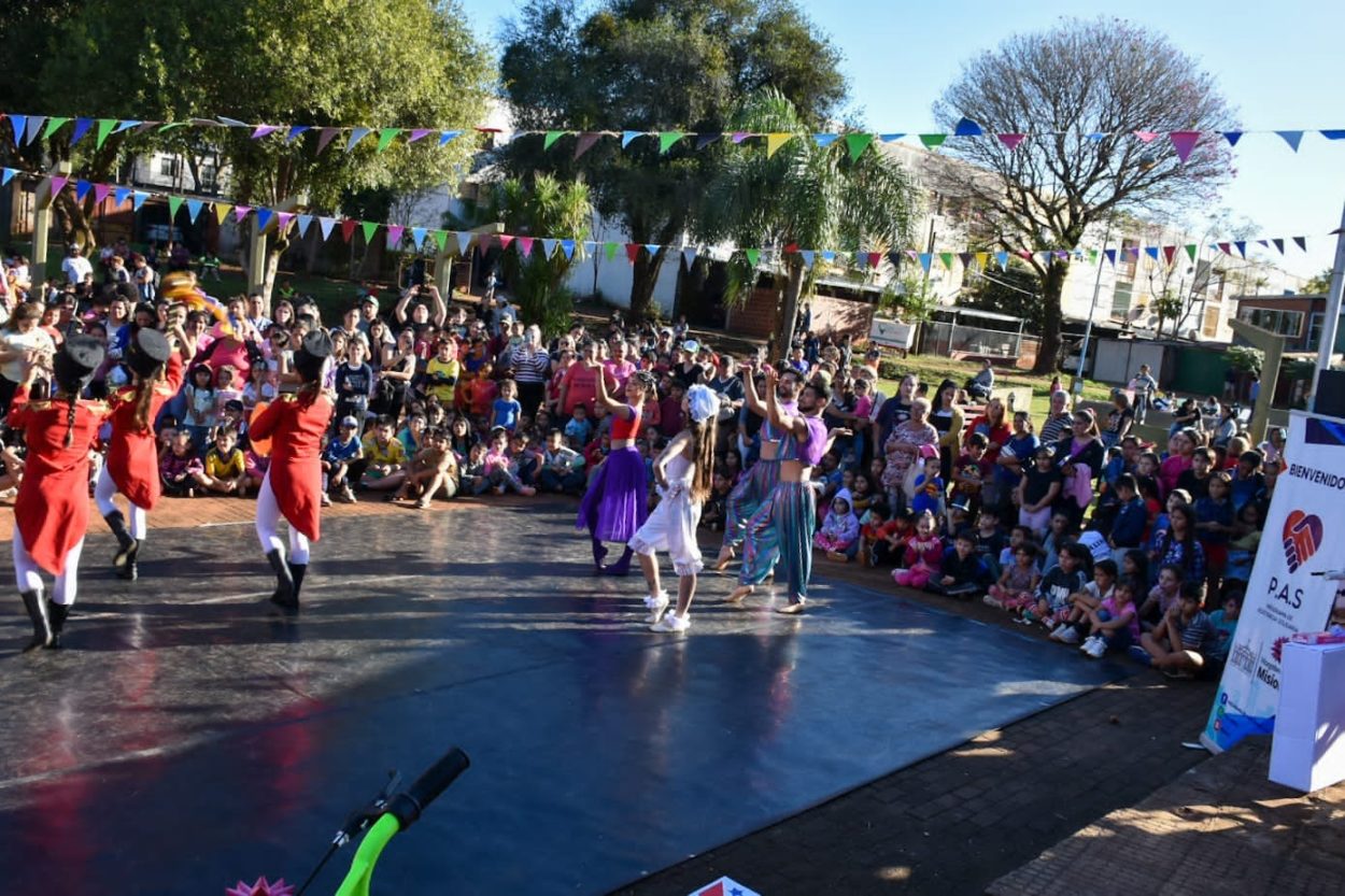 Mes de las infancias: Por los Niños Todo festejó a más de 500 chicos de Villa Cabello  imagen-6