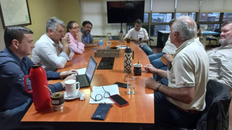 Reunión para abordar el reclamo de inspecciones del órgano contralor y promover la prevención en el ámbito laboral imagen-3