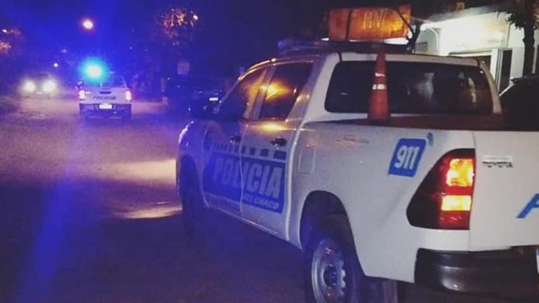 Tomó de rehén a su hijo, le apuntó con un arma a la cabeza y terminó detenido en Chaco imagen-27