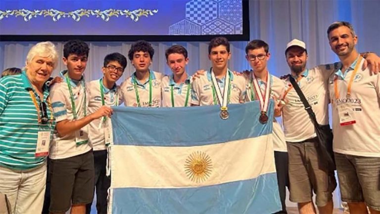 Estudiantes argentinos fueron premiados en la Olimpiada Internacional Matemática en Japón imagen-14