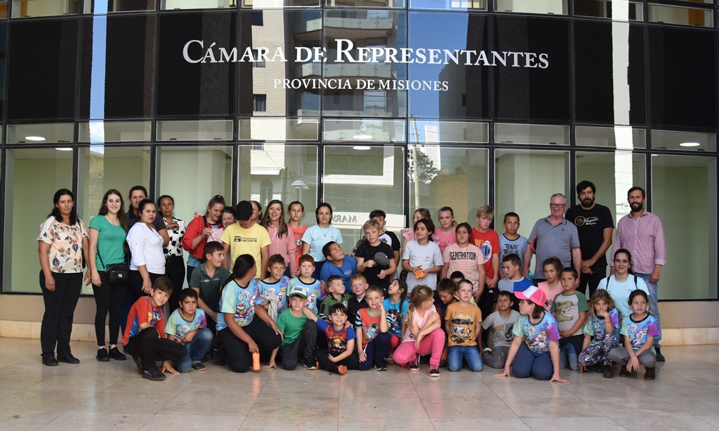 Aprendizaje fuera del aula: Estudiantes de Campo Viera conocieron la Legislatura imagen-2