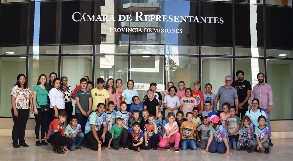 Aprendizaje fuera del aula: Estudiantes de Campo Viera conocieron la Legislatura imagen-1