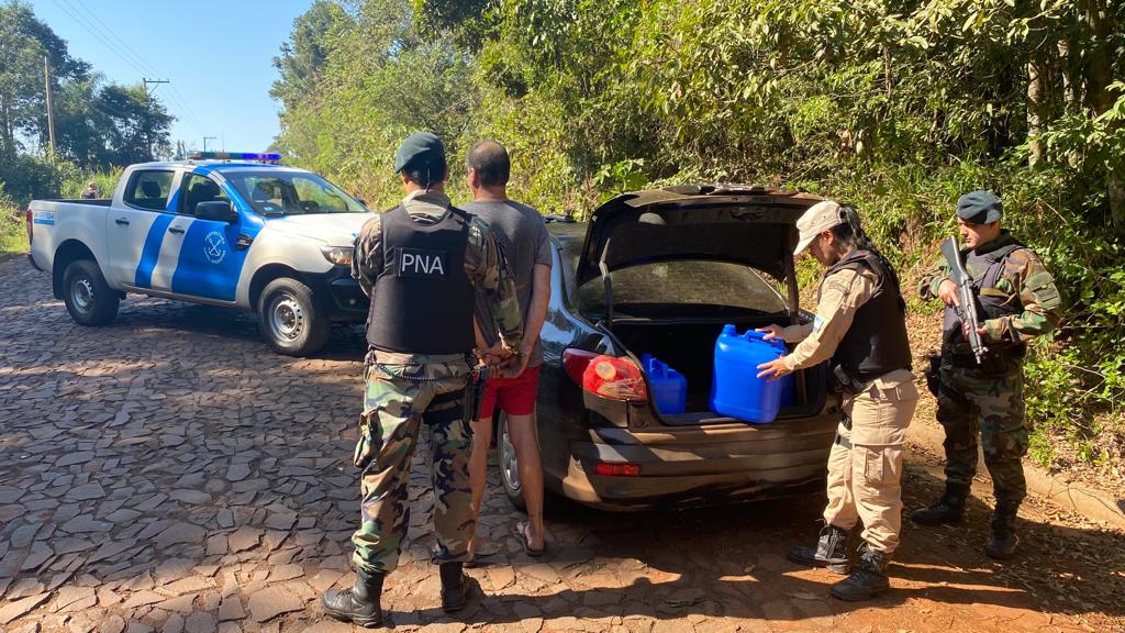 Puerto Rico: automovilista transportaba 60 litros de cocaína líquida cuyo valor supera los $300 millones imagen-6