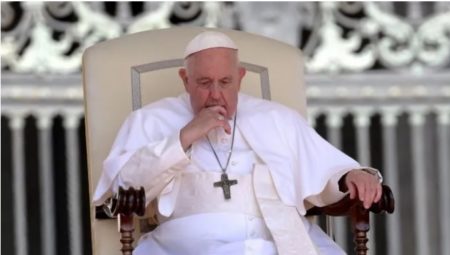 El Papa Francisco describió a la desinformación como "uno de los pecados del periodismo" imagen-8