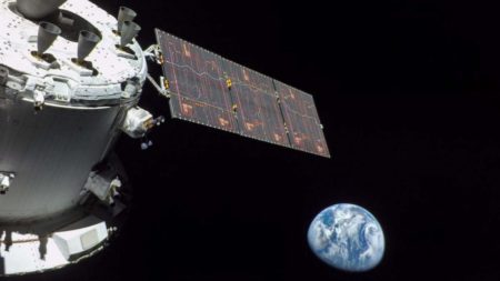 Alerta: casi 11 mil toneladas de basura espacial orbitan alrededor de la Tierra imagen-5