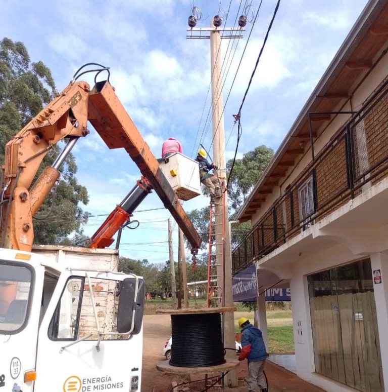 Energía eléctrica: habilitan nueva subestación transformadora en San Vicente que beneficiará a casi 200 familias imagen-25