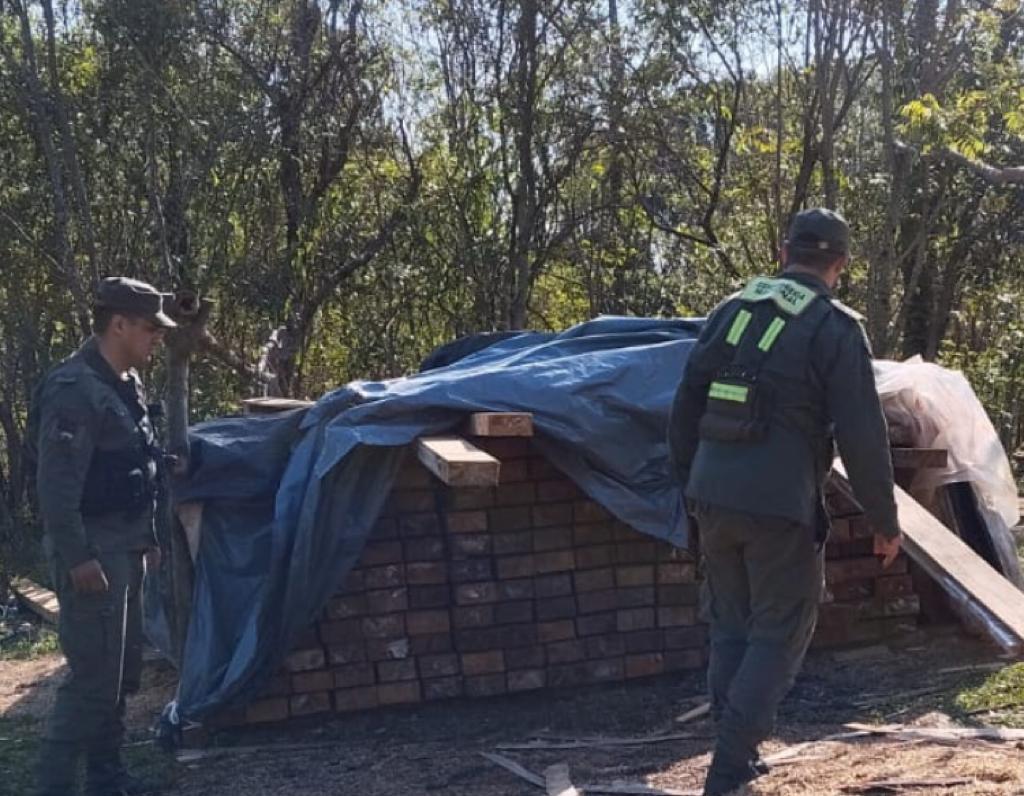 Patrulla de gendarmes encuentra vigas que tenían más de dos toneladas de marihuana en su interior imagen-4