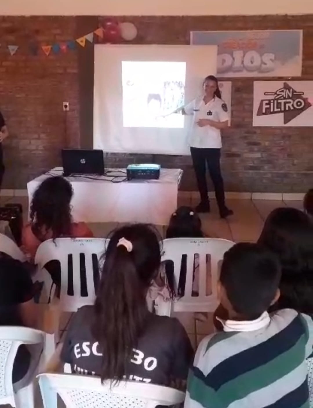 Niños de Guaraní participaron de un Taller sobre "Derechos y Bullying", a cargo de la Policía Comunitaria imagen-2