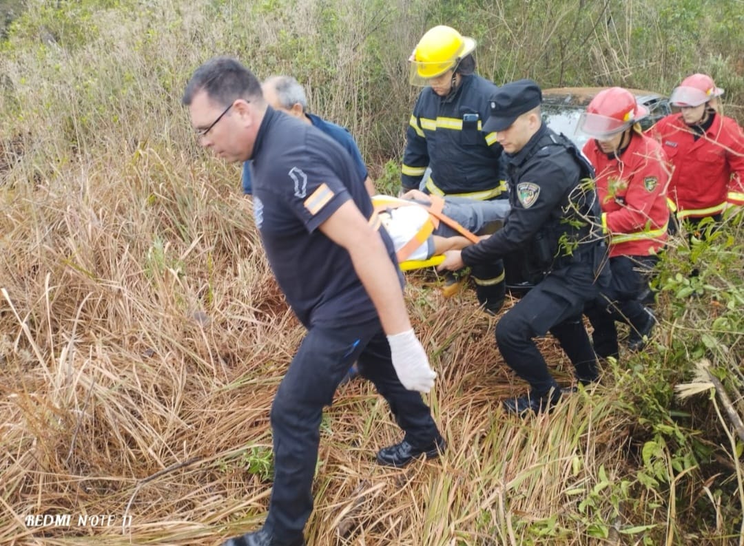 Automovilista lesionada tras despistar sobre Ruta 14, en Guaraní imagen-2