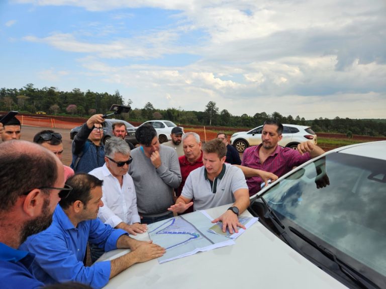 Automovilismo: visita de la CDA del ACA al autódromo de Eldorado imagen-23