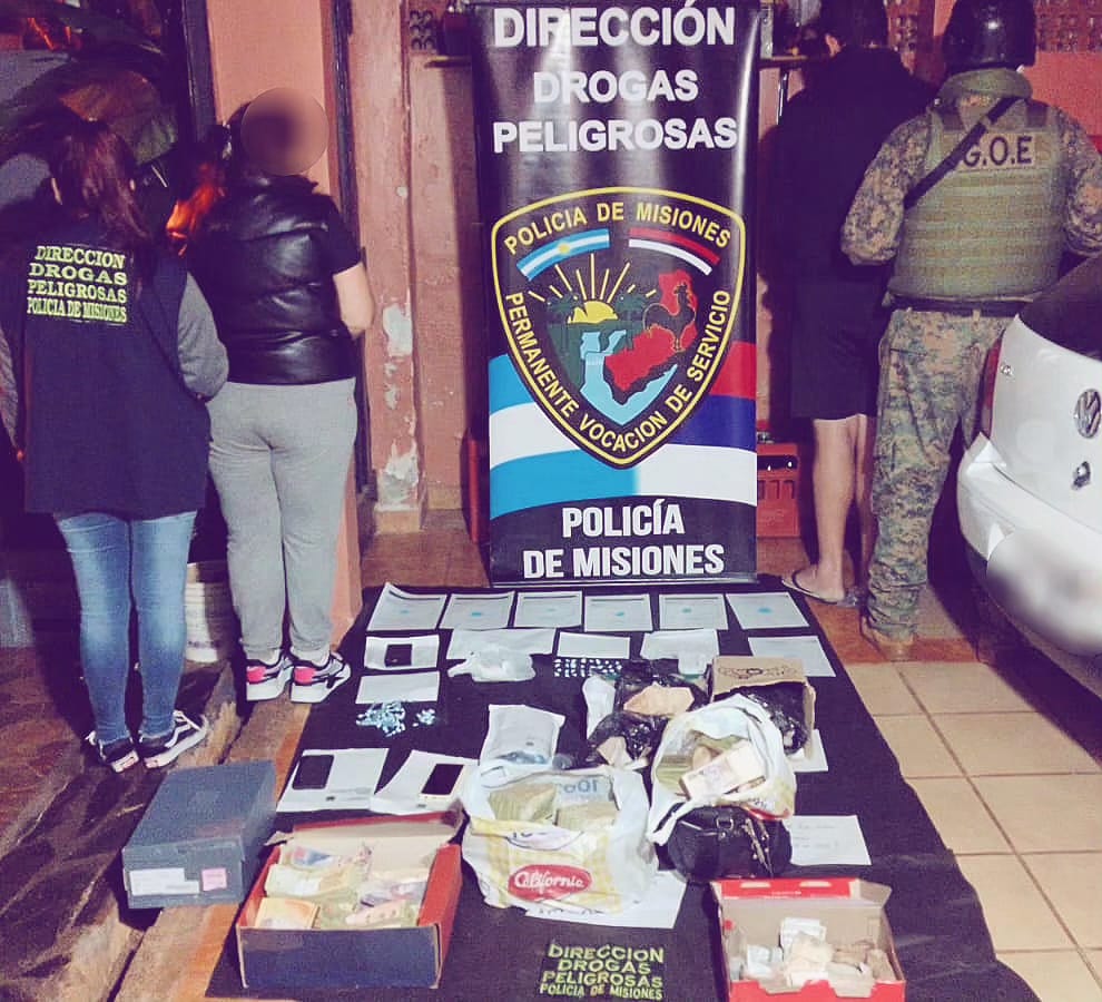 La Policía desarticuló otro punto de venta de droga: incautó más de 7 millones de pesos y detuvo a dos personas imagen-1