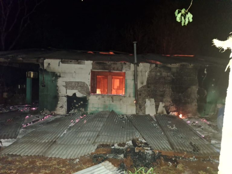 Incendio destruyó una vivienda en Caraguatay imagen-10