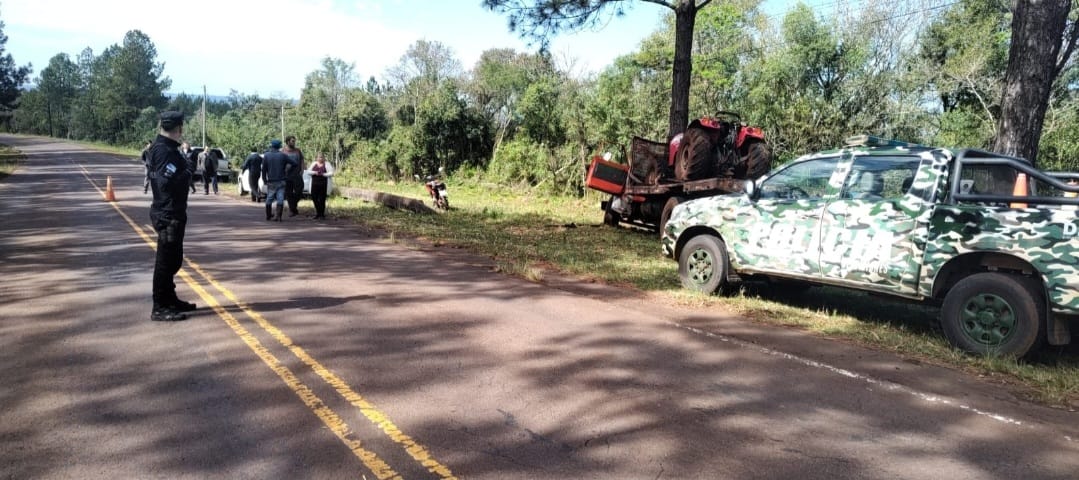 Camionero resultó lesionado tras despistar e impactar contra un árbol en Panambí  imagen-2