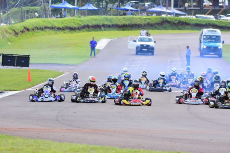 Karting: gran espectáculo de la quinta fecha en Oberá imagen-21