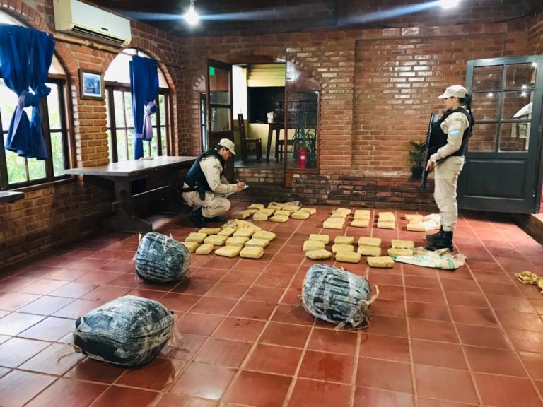 Prefectura secuestró más de 130 kilos de marihuana en Eldorado imagen-41