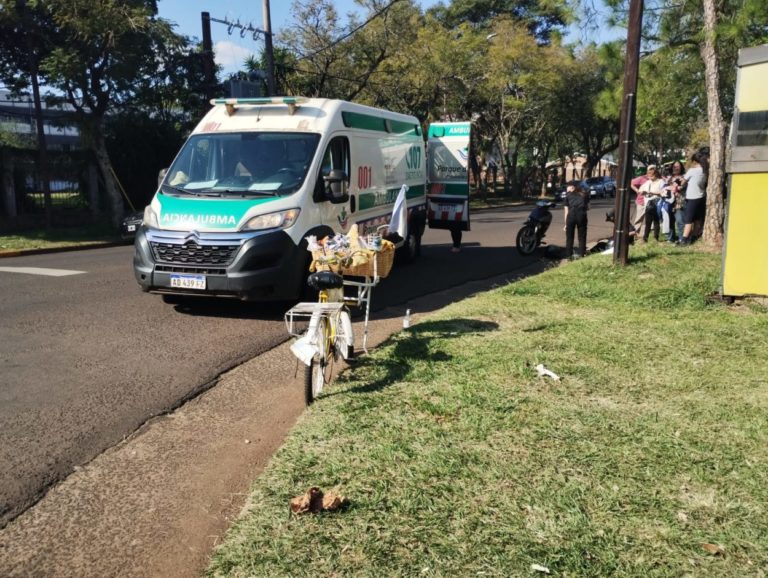 Vendedor de chipas en bicicleta terminó con lesiones tras colisión imagen-15