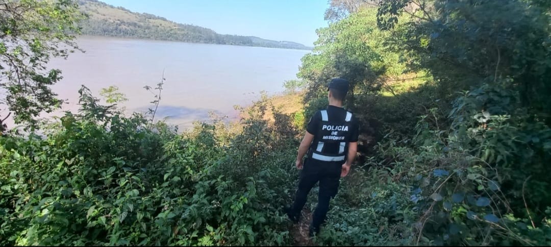 Continúan las tareas de búsqueda del obereño desaparecido en el río Uruguay imagen-1