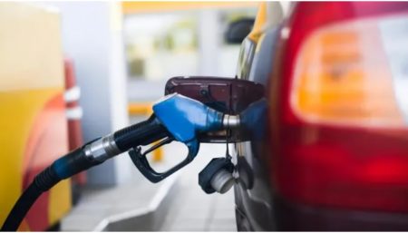 Combustibles: Caputo posterga otra vez suba de impuestos, pero las naftas aumentarán hasta 7% en todo el país imagen-2