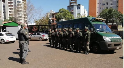 Caso Corazza: detuvieron en el barrio Yacyretá a un joven acusado de organizar fiestas sexuales con menores imagen-4