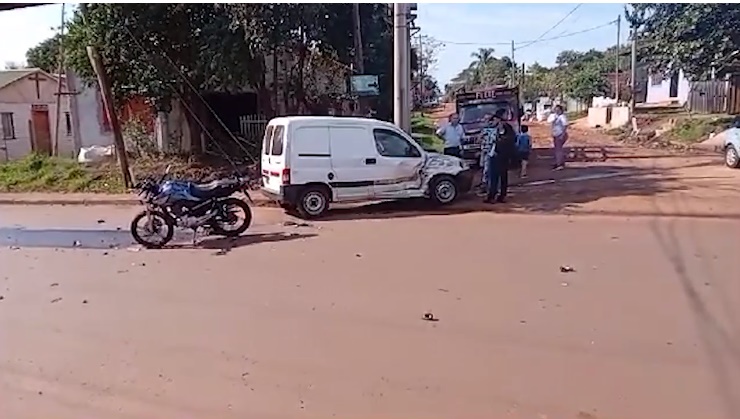 Motociclista resultó con lesiones tras colisión en barrio Ñu Porá imagen-1