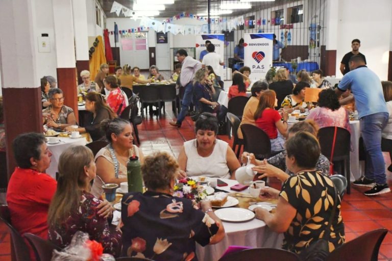 El P.A.S. agasajó a los Docentes jubilados imagen-2