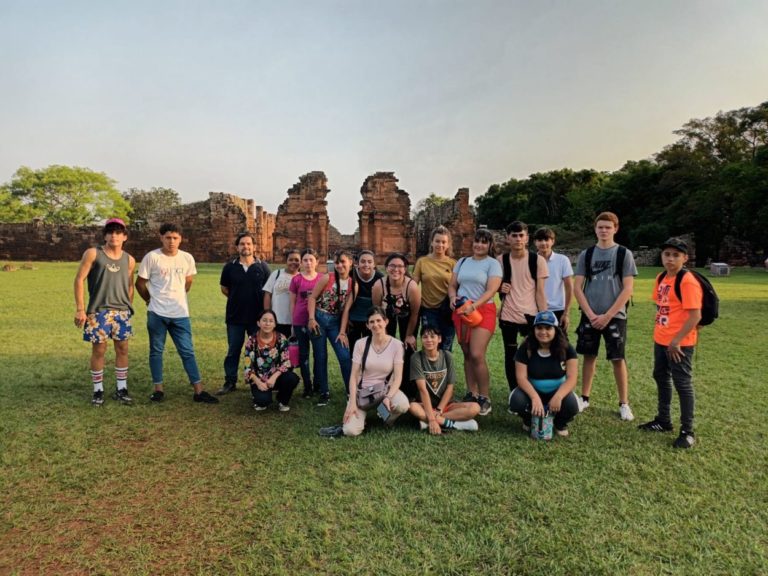 Estudiantes de Nemesio Parma visitaron Santa Ana y San Ignacio a un paseo recreativo imagen-3