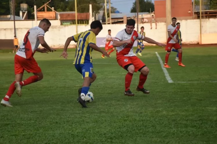 Fútbol: Mitre y River de Villa Bonita definirán el campeón en Oberá imagen-1