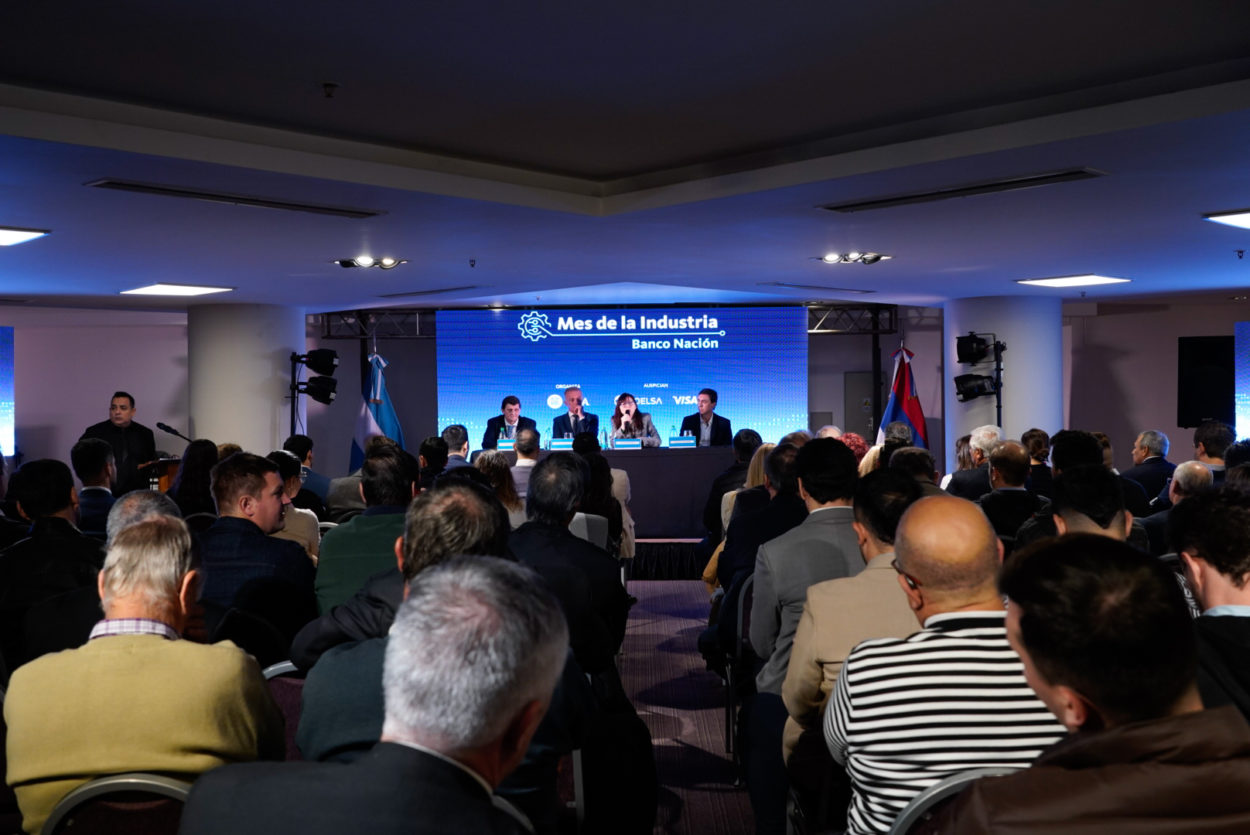 Batakis: "La clave del desarrollo en Argentina es el federalismo" imagen-2