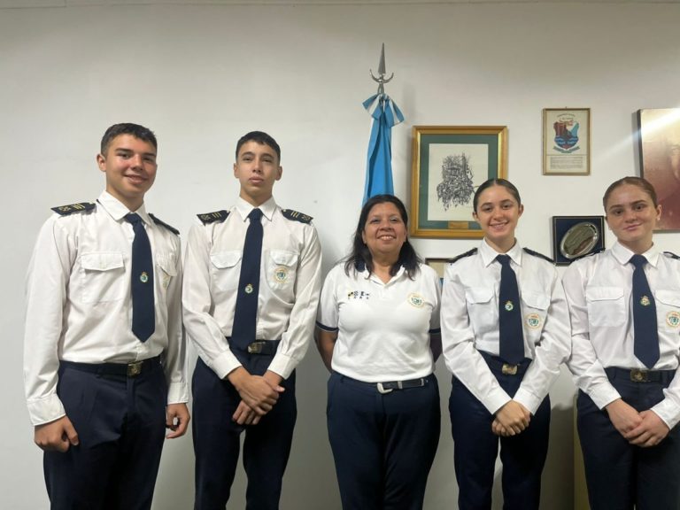 Los estudiantes del Liceo Naval destinarán el Bono Estudiantil en un simulador de navegación imagen-41