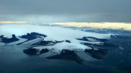 Descubren flujos oceánicos cálidos que se dirigen hacia los hielos antárticos imagen-5
