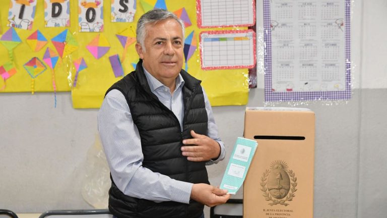 Cornejo ganó y agradeció haber sido electo Gobernador de Mendoza "por el voto popular" imagen-12