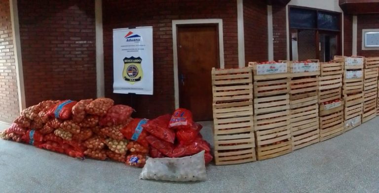 Puente: confiscan nafta, harina y otros productos en la zona primaria de Encarnación imagen-21