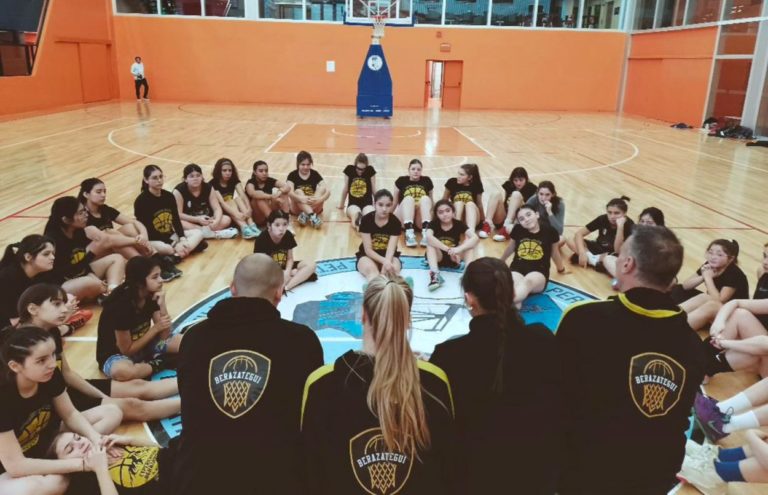 Mitre será anfitrión del primer Campus Femenino de Básquet imagen-35