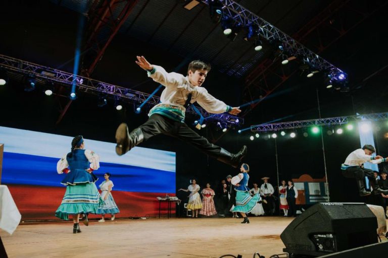 Comenzó la 43ra edición de la Fiesta Nacional del Inmigrante, "una de las más importantes de la Argentina" imagen-36