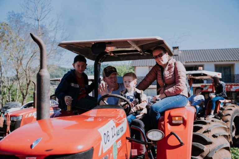 La Fiesta del Tractor celebra la tarea de los productores del Alto Uruguay imagen-6