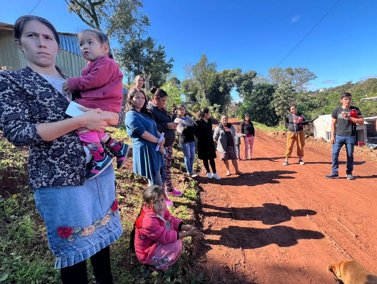 Oberá: A 200 familias del barrio Villa Blanquita les urge contar con agua, luz y apertura de caminos imagen-2