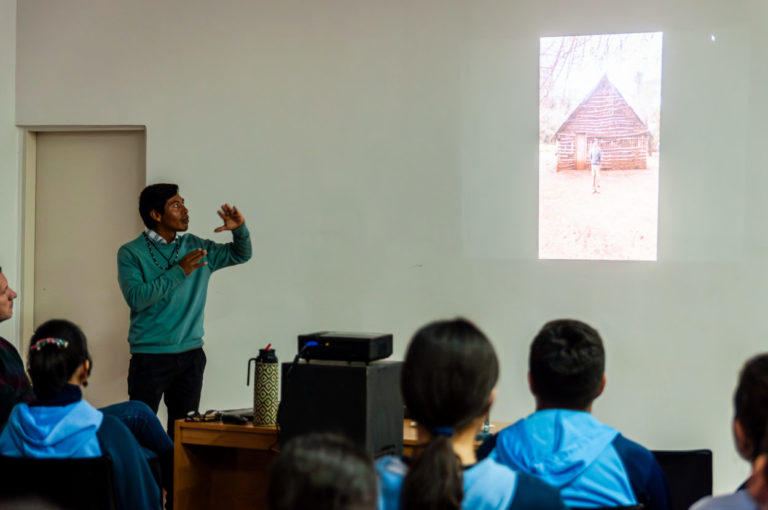 Diálogo intercultural con estudiantes secundarios en el Museo Guacurarí imagen-26