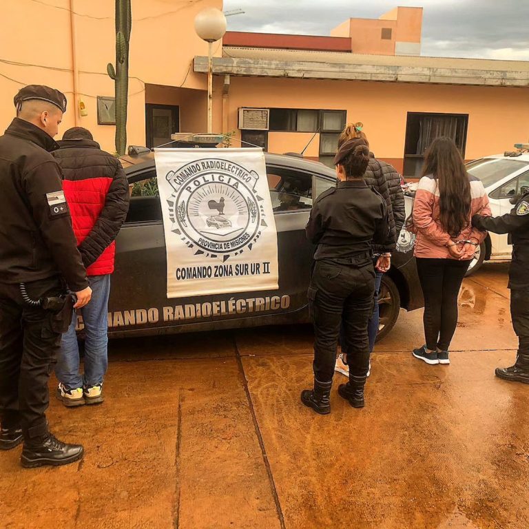 Robaban bebidas de un supermercado y las escondían debajo de la ropa: dos mujeres y un hombre detenidos imagen-24