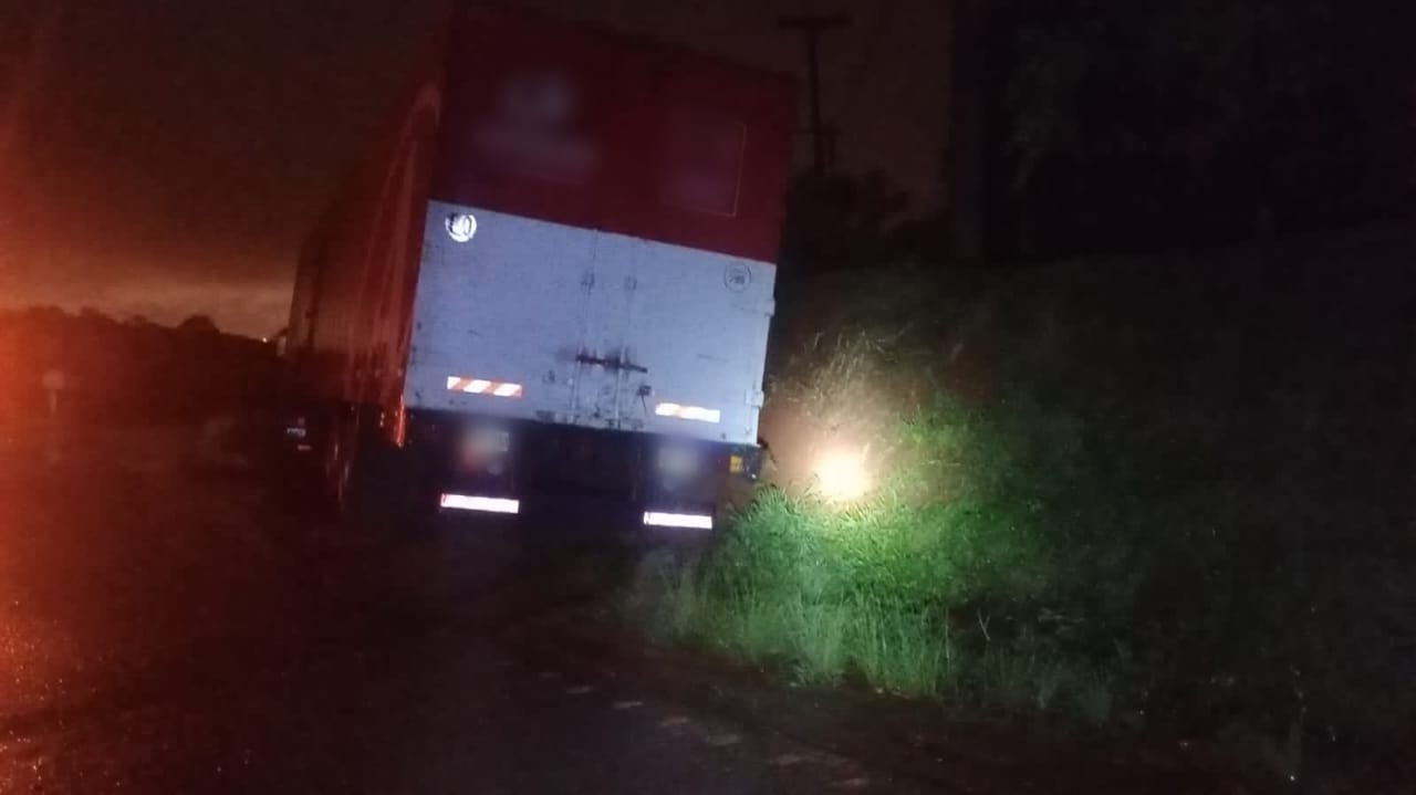Guaraní: un hombre resultó ileso tras despistar con el camión sobre la Ruta Nacional 14 imagen-2