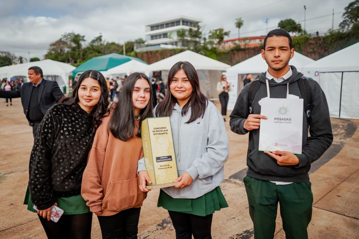 Entregaron premios a ganadores del Concurso de Reciclaje Estudiantil imagen-1