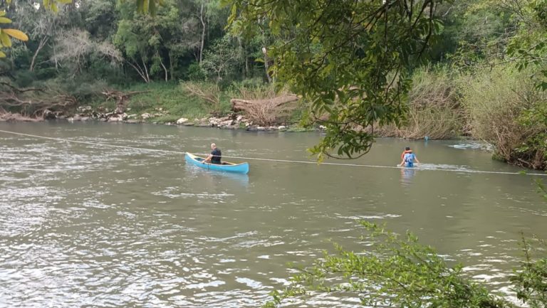 Buscan a un menor que habría desaparecido en las aguas del arroyo Garuhapé imagen-30